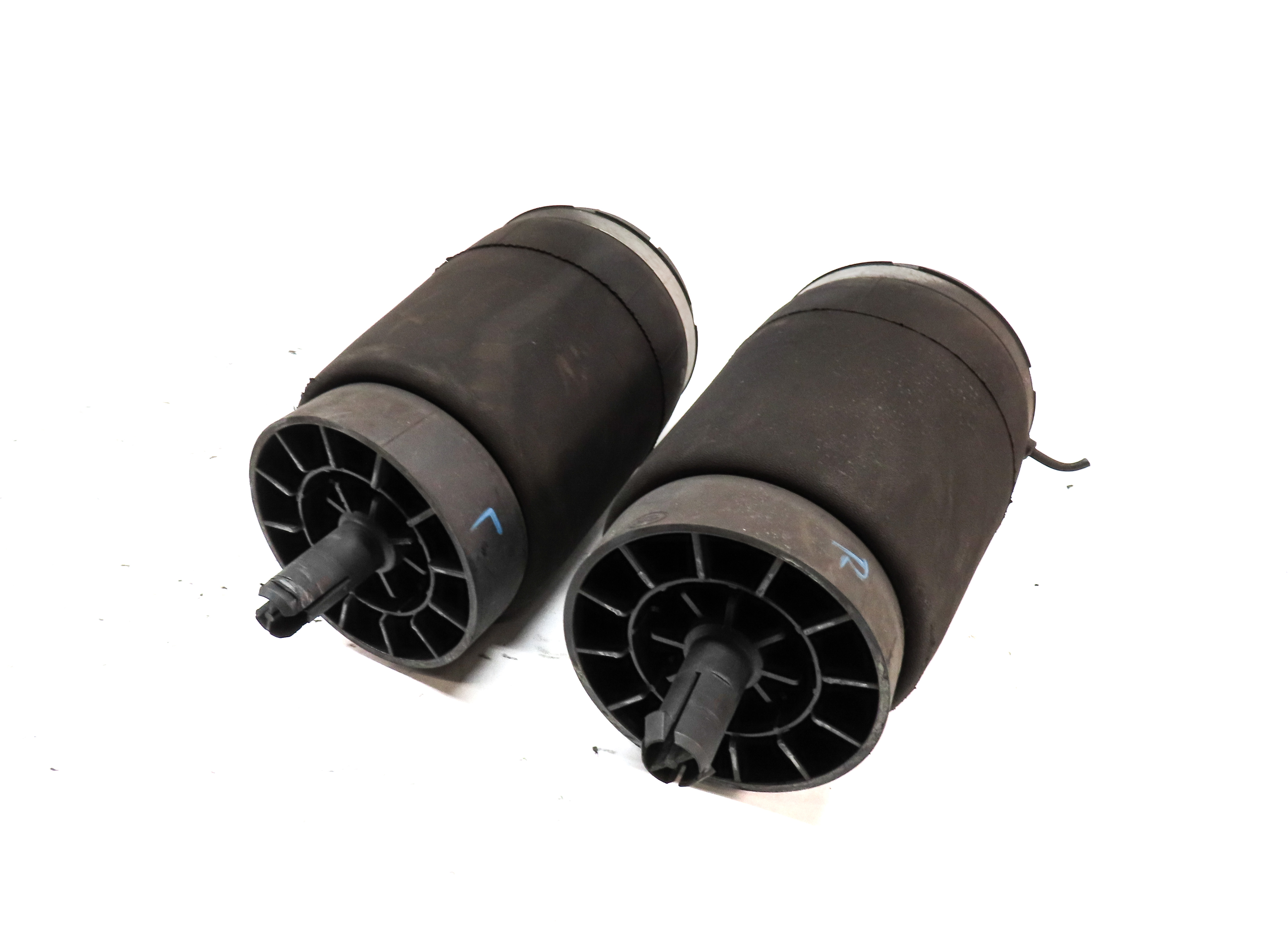 2017-2021 LAND ROVER DISCOVERY (L462) REAR AIR SUSPENSION AIR SPRING SET-2 — exact item pictured
